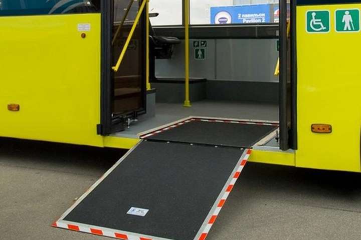 Одеситам повідомили розклад автобусів, пристосованих для перевезення осіб з інвалідністю