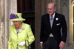 Елизавета II поблагодарила фаната за поздравления с годовщиной своей свадьбы спустя четыре месяца