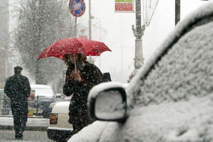 Завершення зими у Києві буде зі снігом та дощем