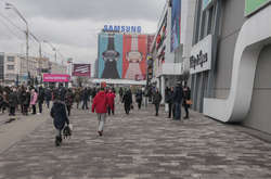 Спецслужби не знайшли вибухівки у торговельному центрі поблизу «Почайної»