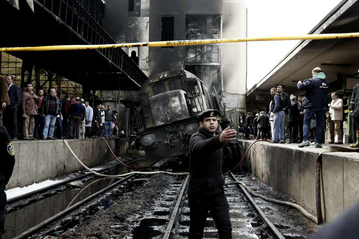 Через залізничну катастрофу в Каїрі загинули 25 людей. Міністр транспорту пішов у відставку