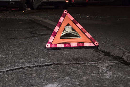 У Маріуполі водій Mazda збив жінку, намагався втекти і влетів у бетонний стовп