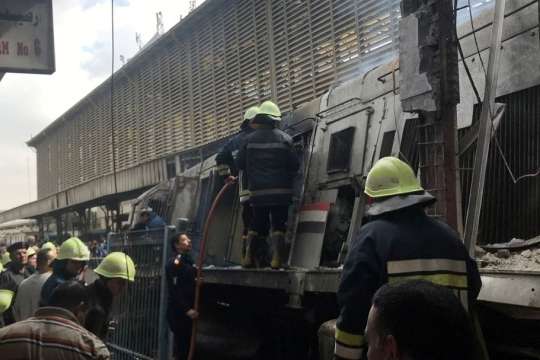 В Каире поезд потерпел крушение из-за ссоры между машинистами