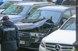 В результаті вибуху автомобіль Audi отримав серйозні пошкодження