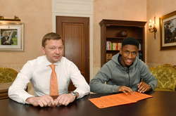 У «Шахтарі» Тете отримуватиме 120 тисяч євро на місяць