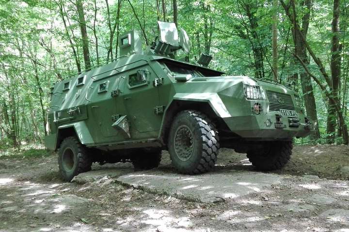 Український бронеавтомобіль «Барс-8» успішно завершив дворічні випробування 