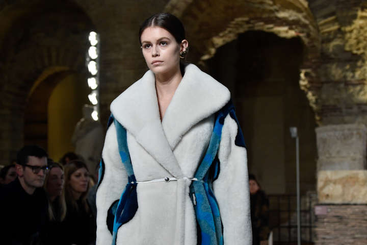 <span>Lanvin осень-зима 2019/2020</span> - Неделя моды в Париже: яркие фото с показов