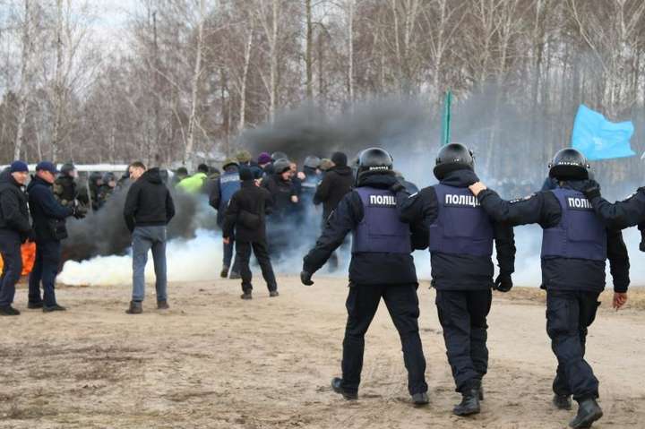 Поліція Київщини готується до заворушень під час виборів (фото, відео)