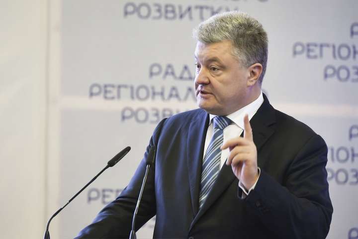 Порошенко заявив, що російськомовні українці в першу чергу постраждали через Путіна 