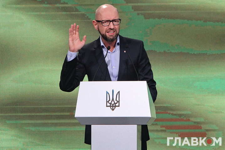 Яценюк заявив, що кожного дня кремлівська адміністрація працює над поверненням України