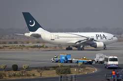 Пакистан частково відновив польоти у чотирьох містах країни