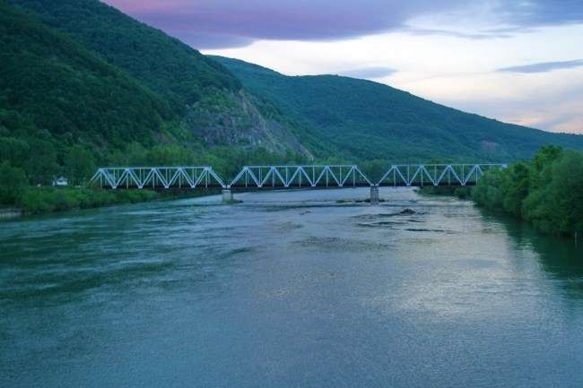 Угорщина планує побудувати міст в Україну через річку Тиса