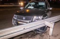  Поліцейські поділилися думкою, що в момент аварії в салоні знаходився тільки водій 
  