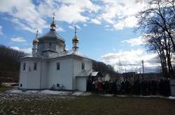 Громада церкви, в якій служив батько Онуфрія, проголосувала за перехід до Єдиної церкви