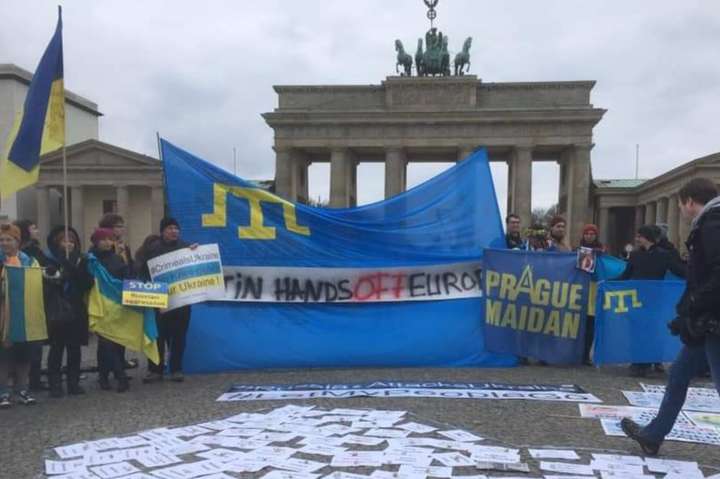 У Берліні пройшла акція проти окупації Криму