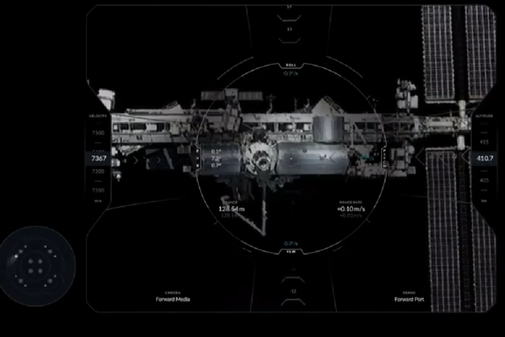 Стикування корабля Crew Dragon з МКС на орбіті Землі (трансляція)