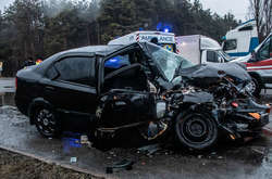 Chevrolet отримав сильні пошкодження практично всього кузова