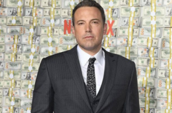 Бен Аффлек, Чарли Ханнэм и другие звезды фильма «Тройная граница» на премьере в Нью-Йорке