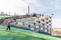 На датском мусоросжигательном заводе откроют лыжный склон. Фотогалерея