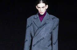 Balenciaga осень-зима 2019/2020: яркие фото с показа