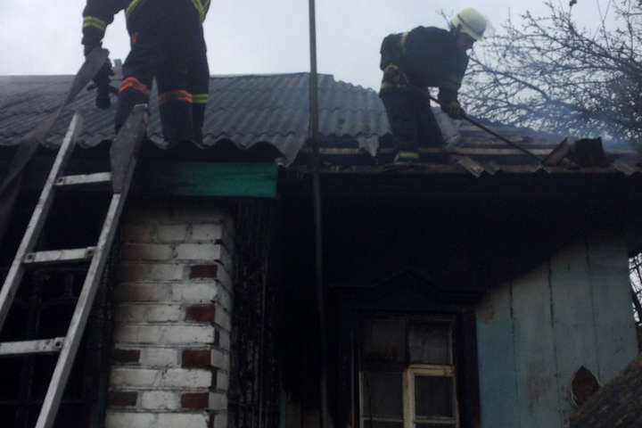 На Київщині чоловік загинув під час пожежі у власному будинку