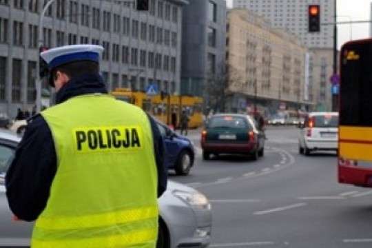 У Польщі затримали чоловіка, який надіслав листи з погрозами 10 очільникам міст