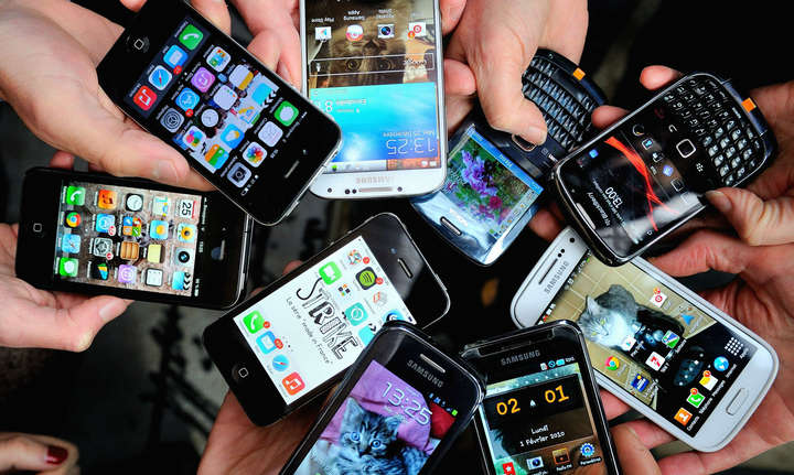 Українці торік купили мобільних телефонів на 30 мільярдів 