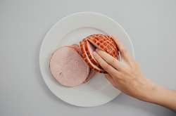 Ученые назвали семь продуктов, которые убивают либидо