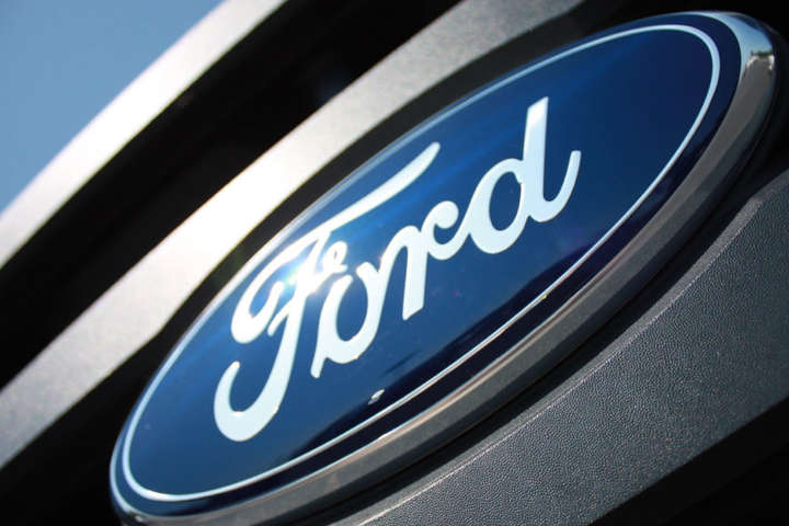 Ford може закрити два автомобільні заводи в Росії