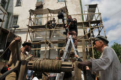 Ради съемок сериала «Крепостная» Киево-Печерскую Лавру превратили в больницу