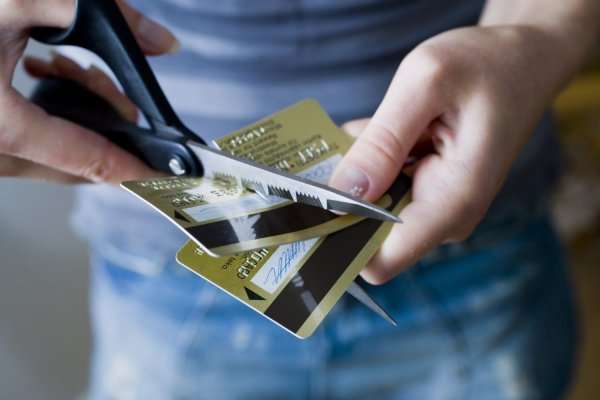 «Укрсоцбанк» прекратил обслуживать платежные карты