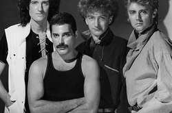 Помер перший бас-гітарист групи Queen