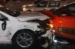 У центрі Києва зіткнулися чотири автомобілі, заблоковано три смуги руху