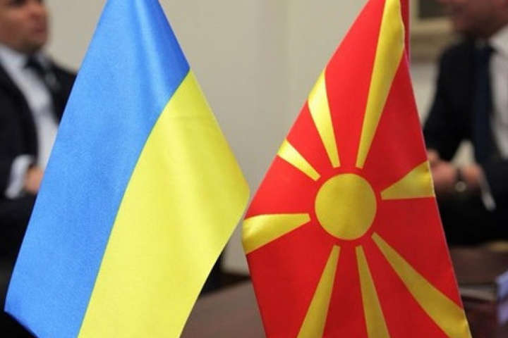 Порошенко підписав указ про безвіз для громадян Північної Македонії