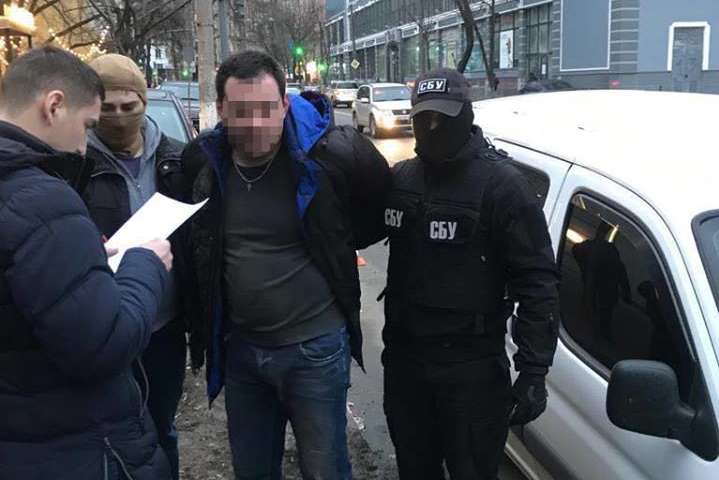 У Києві на хабарі у 50 тис. грн затримано двох аудиторів
