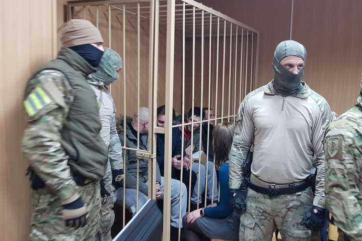 Ще двох українських моряків ФСБ направила на психіатричну експертизу