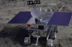 Китайський апарат надіслав нові фото зворотної сторони Місяця