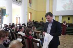 У Києві ветерани АТО і ветерани-футболісти привітали родини загиблих «кіборгів»