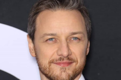 Джеймс Макэвой продаст на аукционе рубашку, подписанную звездами «Оскара»