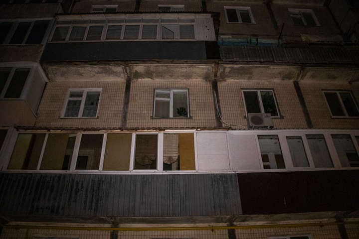 Весняне загострення: у Києві психічно хворий чоловік вистрибнув з шостого поверху