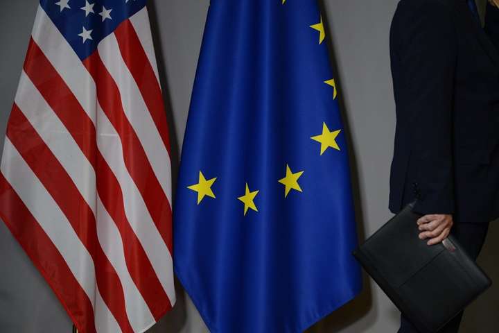 Євросоюз запровадить візи для американців - ЗМІ
