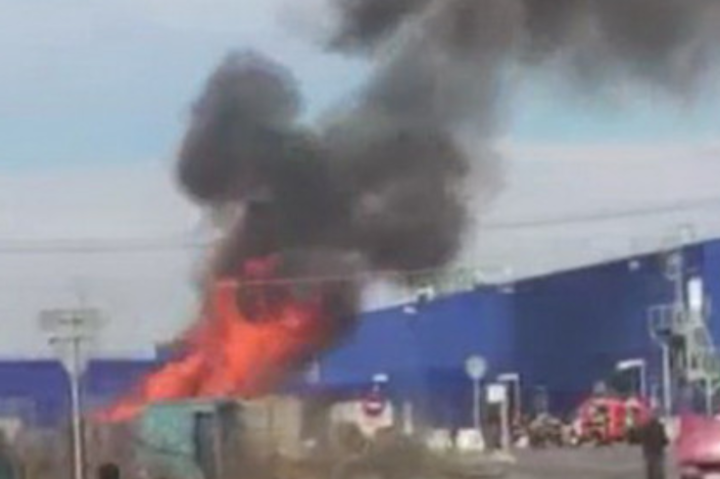 Біля гіпермаркету «Метро» у Вінниці сталася пожежа