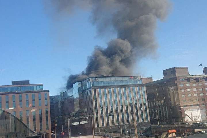 У центрі Стокгольма вибухнув автобус