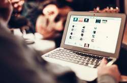  Директор ФБР назвав соцмережі основним каналом закордонного впливу на вибори у США 
  