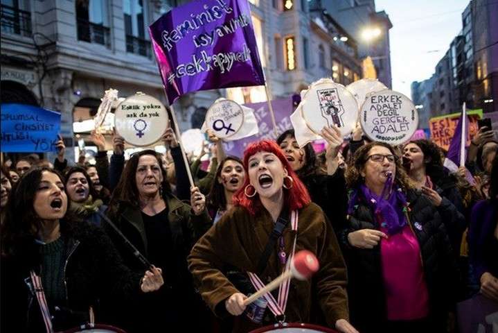Ердоган звинуватив учасниць феміністичного маршу у неповазі до ісламу