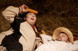 Коровы и кукуруза: Баба Доцька спародировала скандальное выступление Maruv