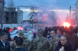 Не варто виключати ризиків, що піком протистояння цієї виборчої кампанії може стати використання навіть вогнепальної зброї