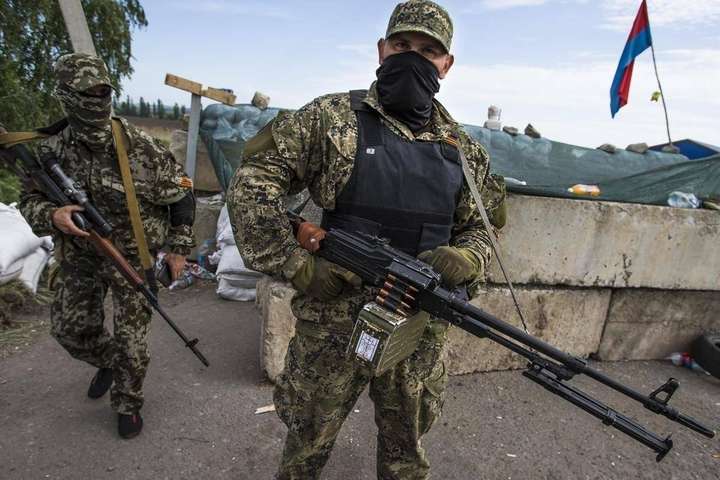 Окупанти на Донбасі нарощують систему мінно-вибухових загороджень − військова розвідка