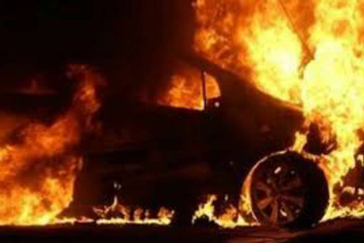 У Луцьку спалили машини адвокату та її чоловіку