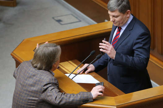 У Порошенка вимагають, щоб Тимошенко прозвітувала про «домовленості з Коломойським»